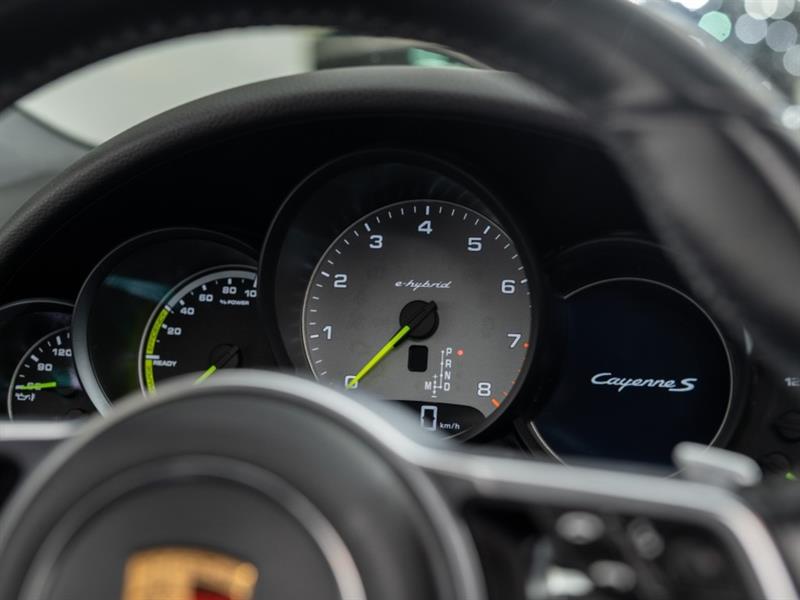 porsche Cayenne 2018 - 24