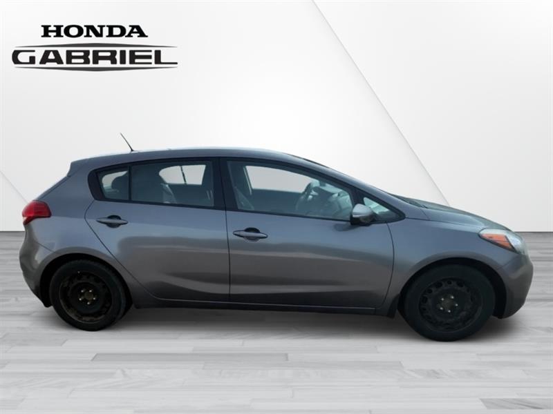 kia Forte 5-Door 2016 - 4