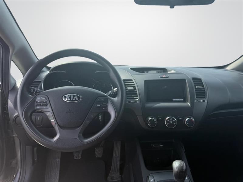 kia Forte 5-Door 2016 - 9
