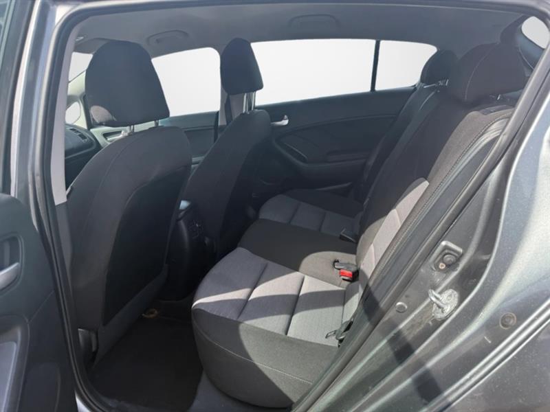 kia Forte 5-Door 2016 - 10