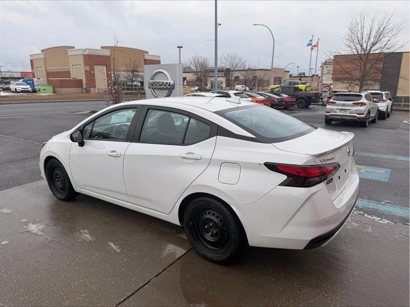 nissan Versa 2022 - 5