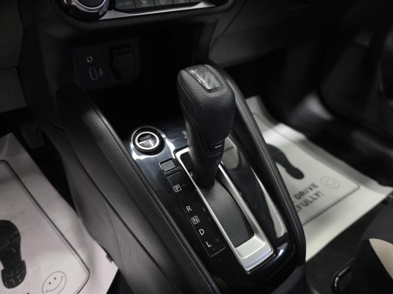 nissan Versa 2022 - 16