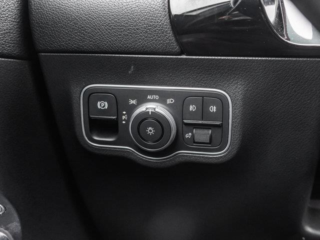 mercedes-benz GLA 250 2024 - 12