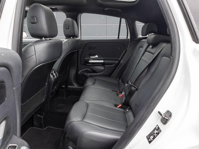 mercedes-benz GLA 2024 - 26