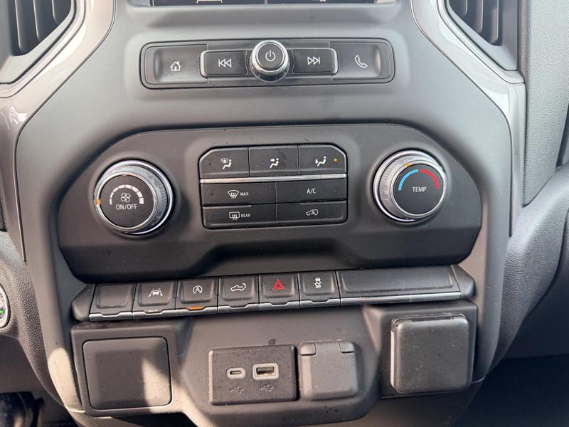 chevrolet Silverado 1500 2022 - 26
