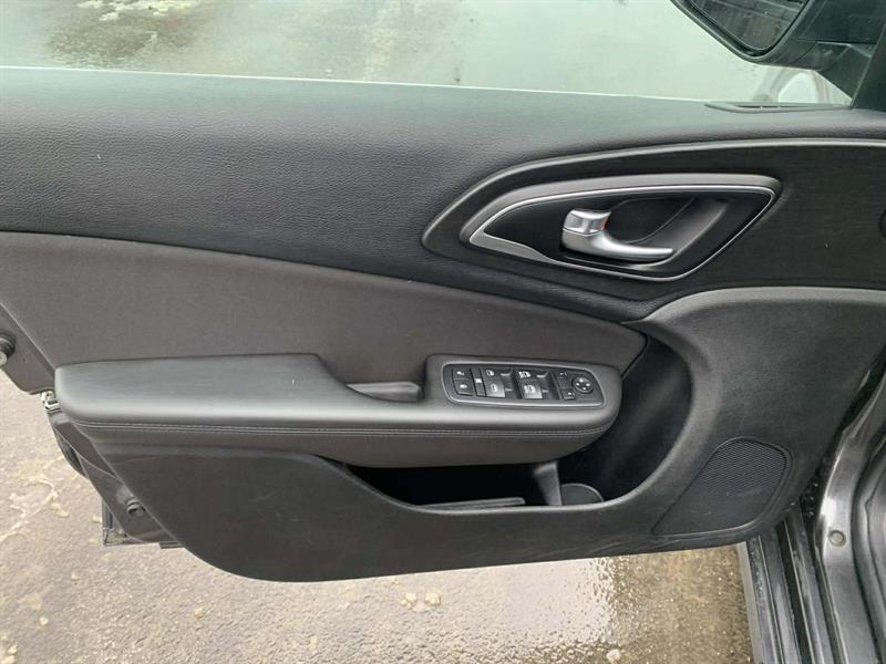 chrysler 200 2016 - 12