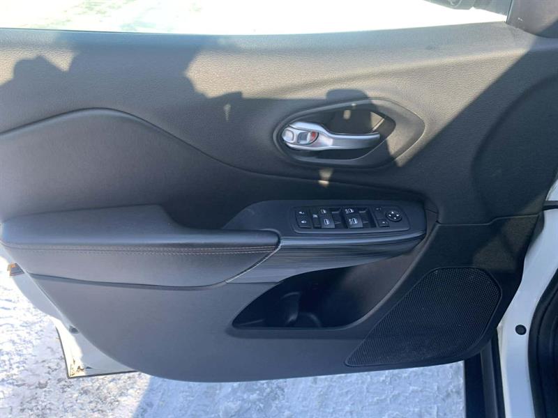 jeep Cherokee 2016 - 13