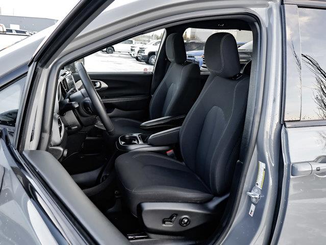 chrysler Pacifica 2022 - 16