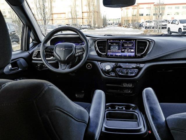 chrysler Pacifica 2022 - 27