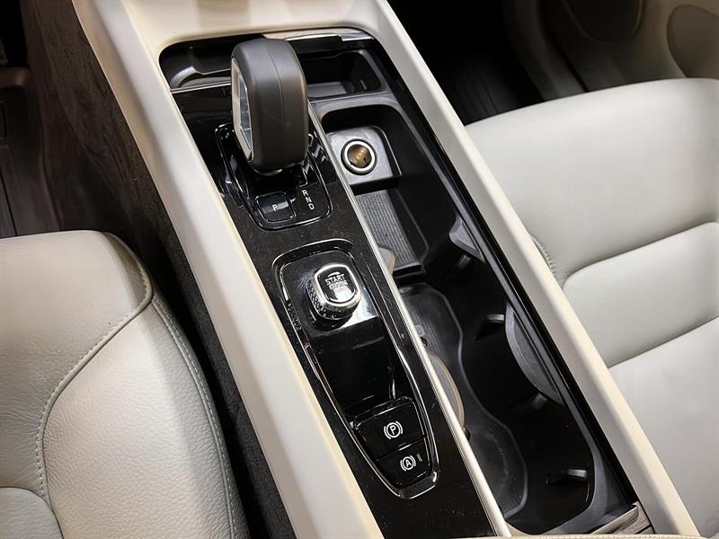 volvo XC60 2023 - 16
