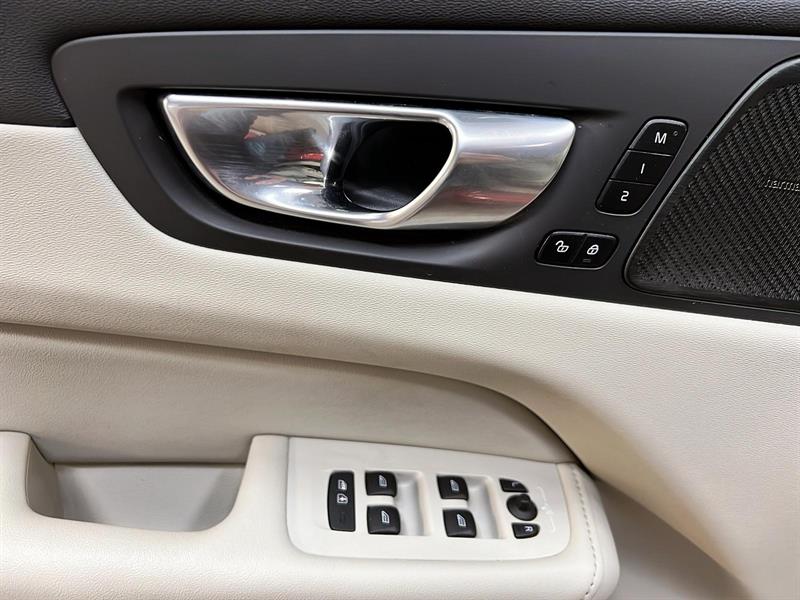 volvo XC60 2023 - 25