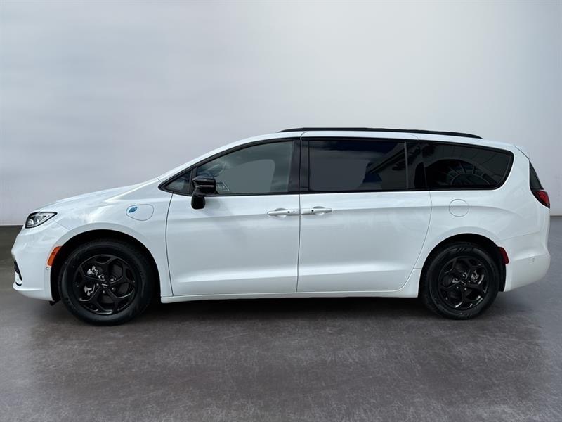 chrysler Pacifica Hybrid 2024 - 3