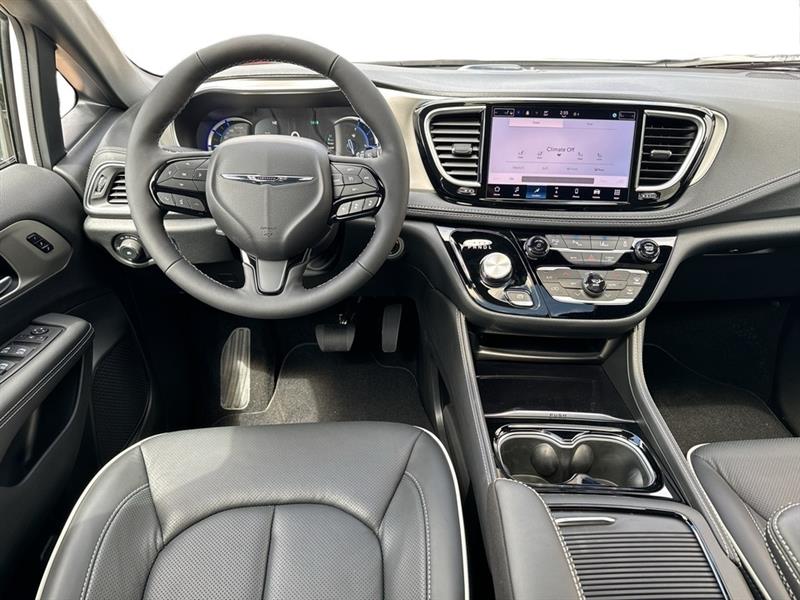 chrysler Pacifica Hybrid 2024 - 11
