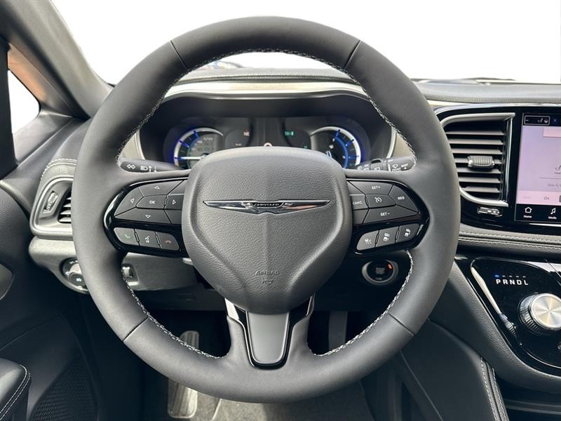 chrysler Pacifica Hybrid 2024 - 12