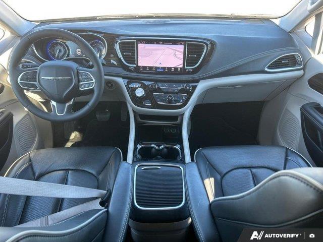 chrysler Pacifica 2024 - 27