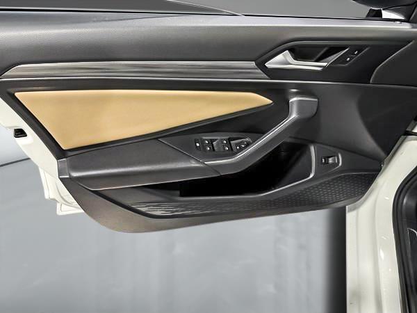volkswagen Jetta 2019 - 12