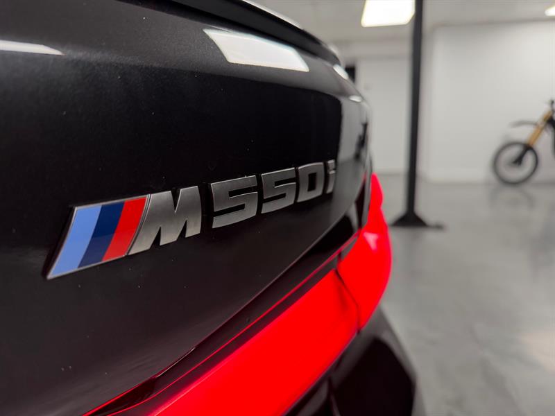 bmw M550 2022 - 7