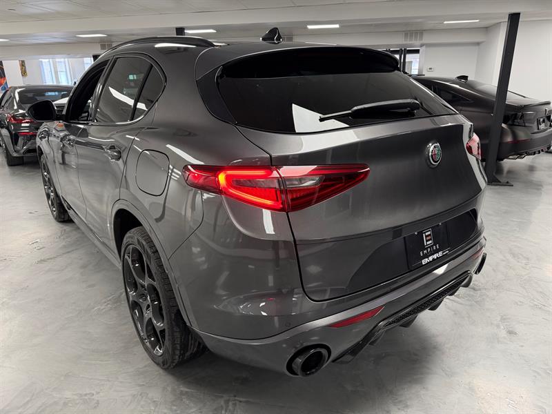 alfa romeo Stelvio 2022 - 3