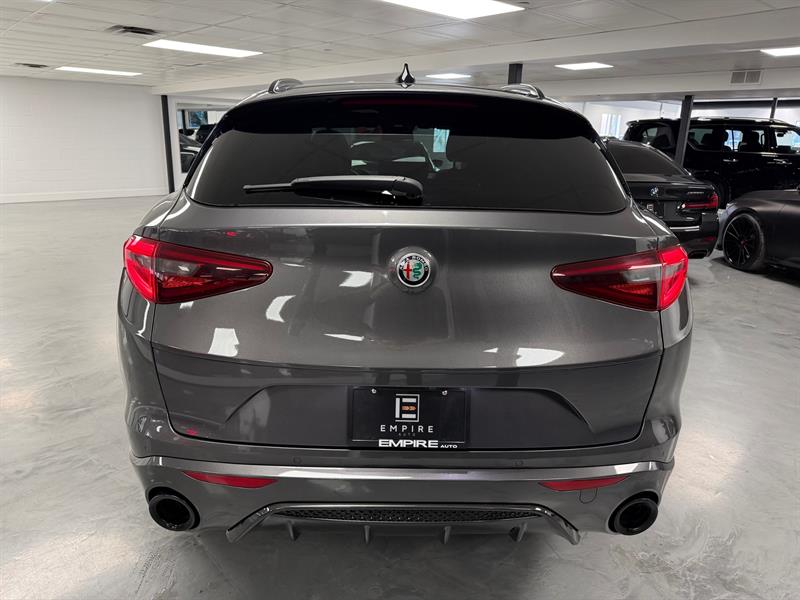 alfa romeo Stelvio 2022 - 4