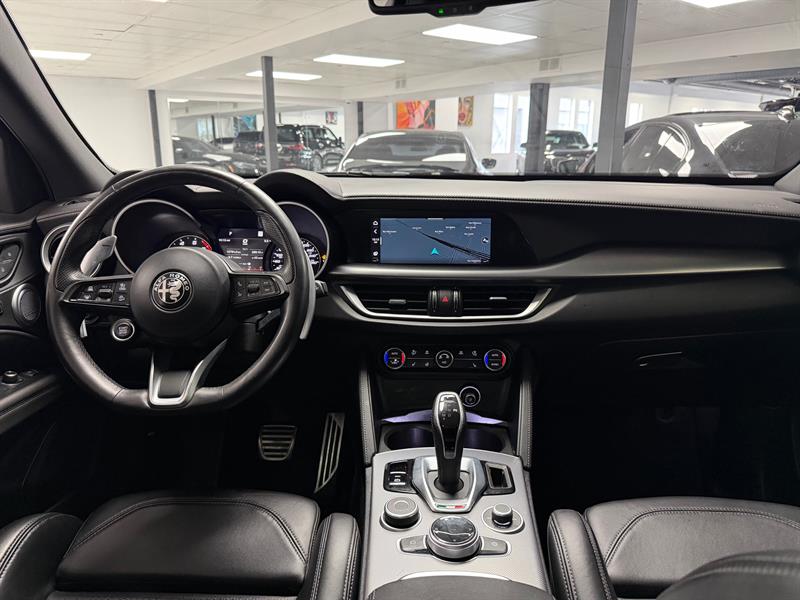 alfa romeo Stelvio 2022 - 12