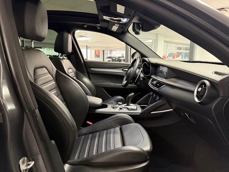 alfa romeo Stelvio 2022 - 17