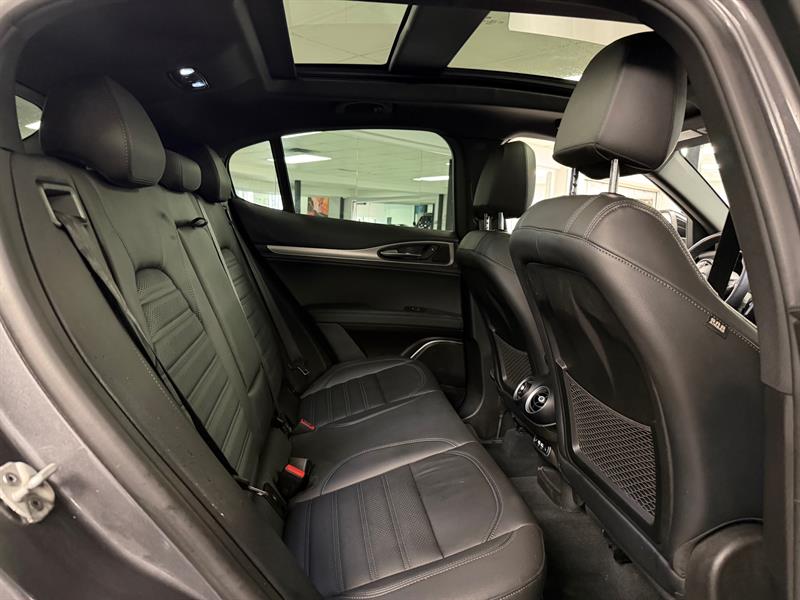 alfa romeo Stelvio 2022 - 24