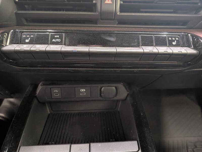 toyota Prius Prime 2024 - 17