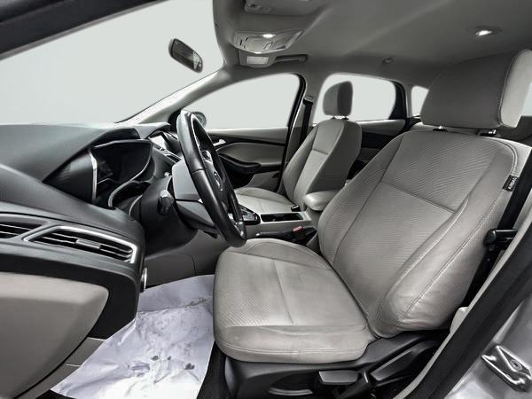 ford Focus 2018 - 11