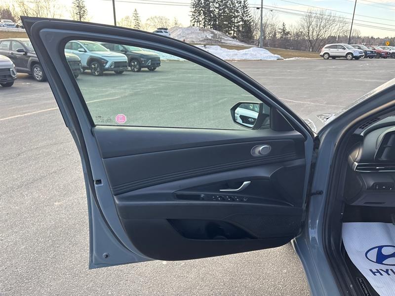 hyundai Elantra 2022 - 12