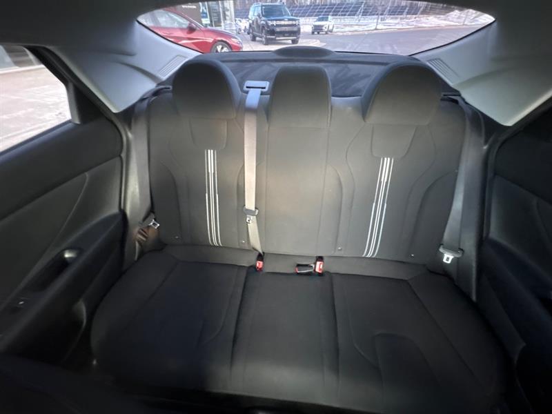 hyundai Elantra 2022 - 17