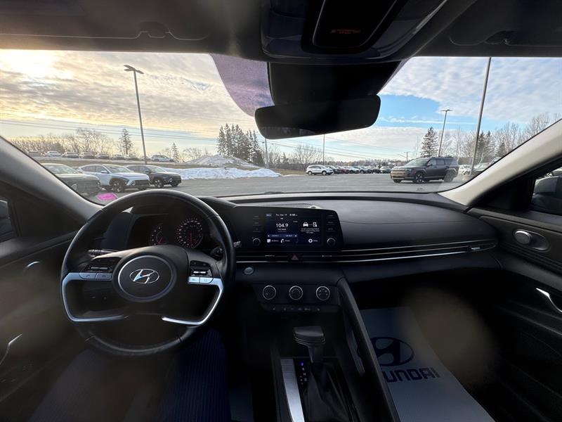 hyundai Elantra 2022 - 25