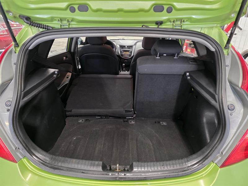 hyundai Accent 2012 - 24