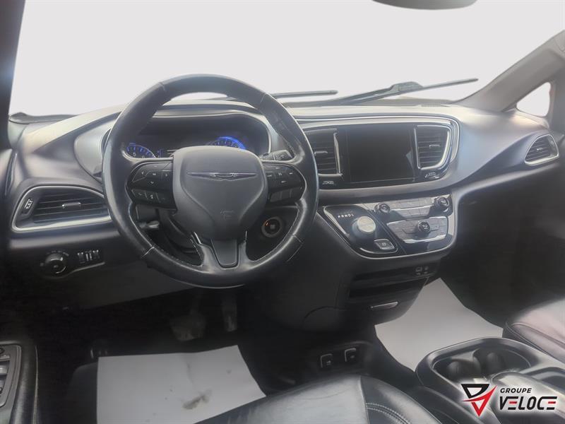 chrysler Pacifica 2020 - 9