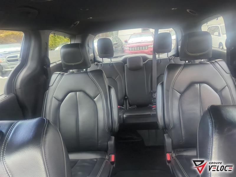 chrysler Pacifica 2020 - 16