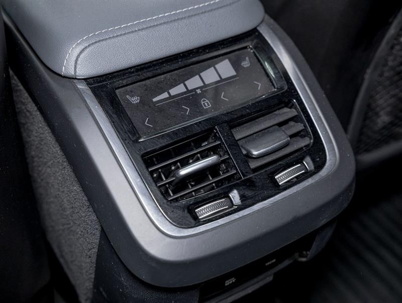 volvo XC60 2020 - 29