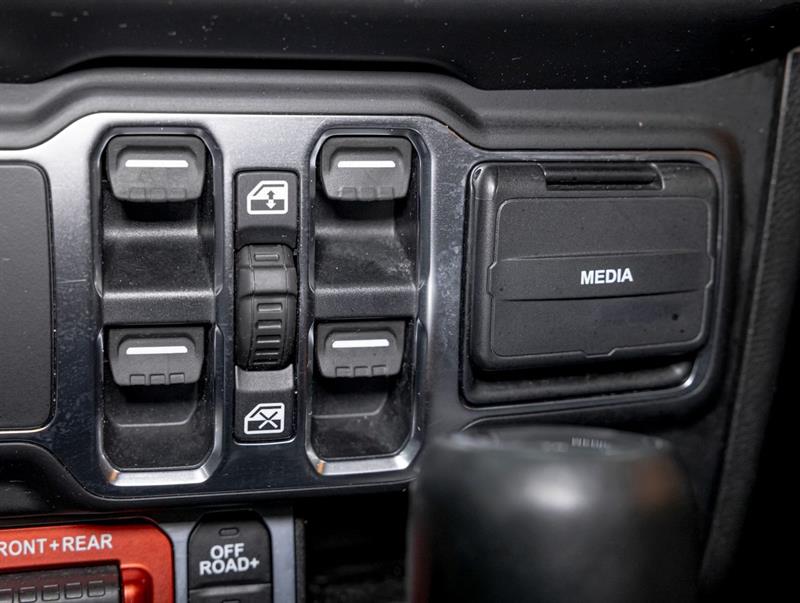 jeep Wrangler 2021 - 24