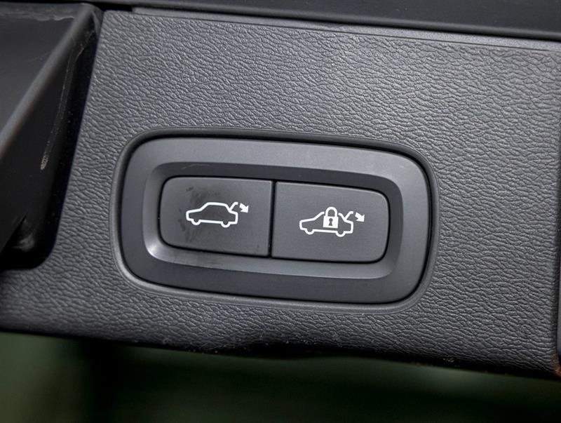volvo XC60 2020 - 32