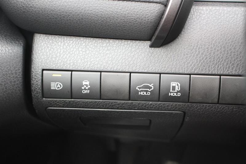 toyota Camry 2020 - 13
