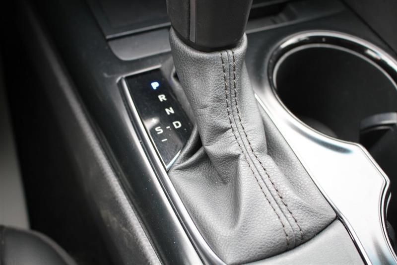 toyota Camry 2020 - 16
