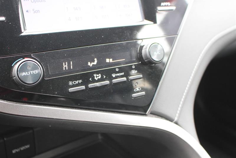 toyota Camry 2020 - 17