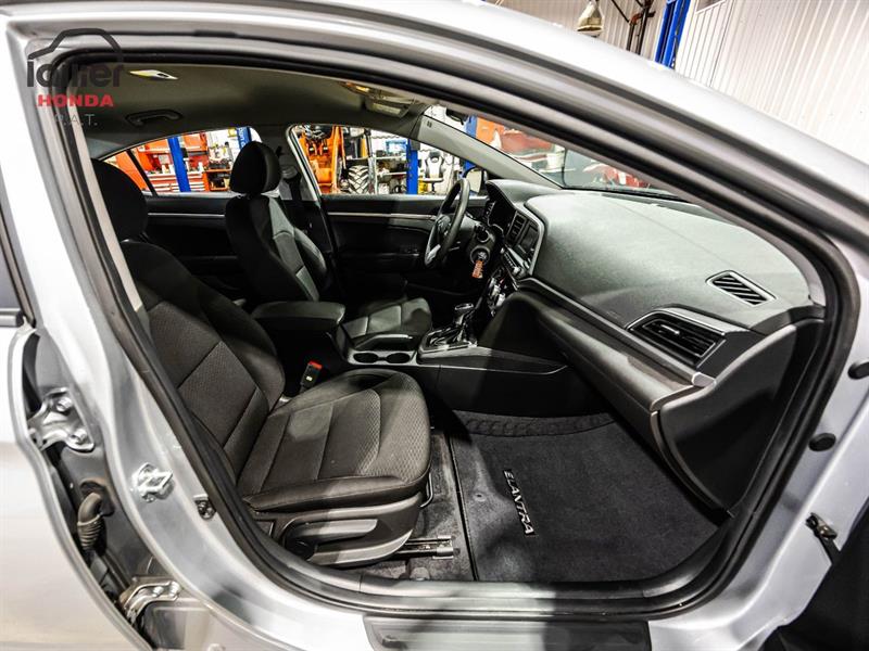 hyundai Elantra 2020 - 17