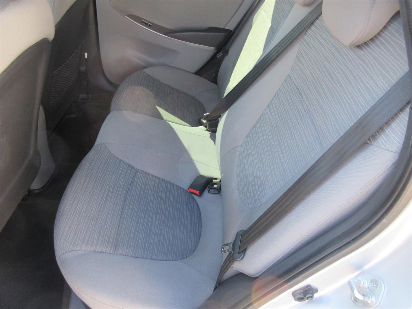 hyundai Accent 2015 - 13