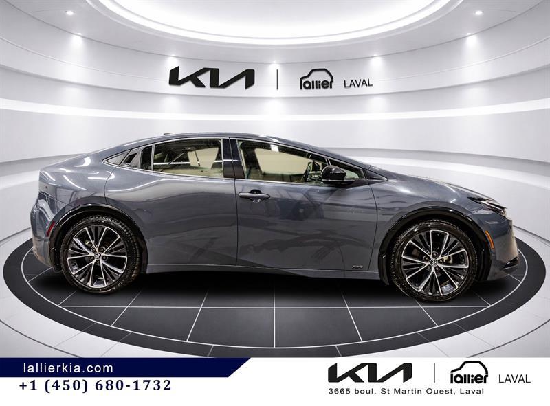 2024 Toyota Prius - Image 8