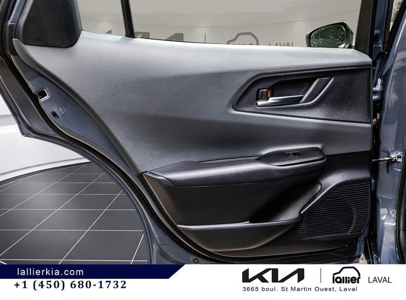 2024 Toyota Prius - Image 12