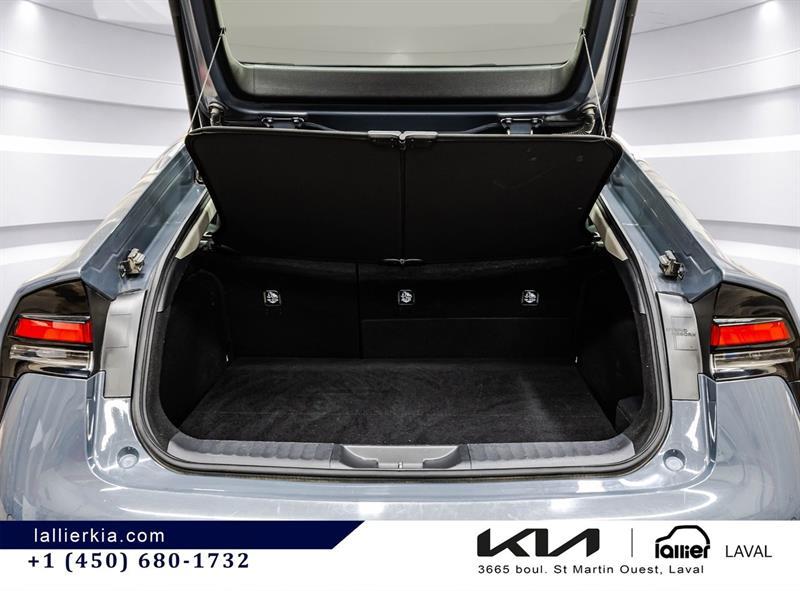 2024 Toyota Prius - Image 15