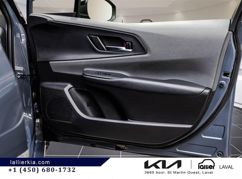 2024 Toyota Prius - Image 16