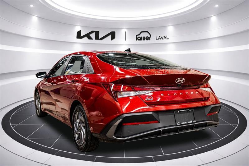 2025 Hyundai Elantra - Image 3