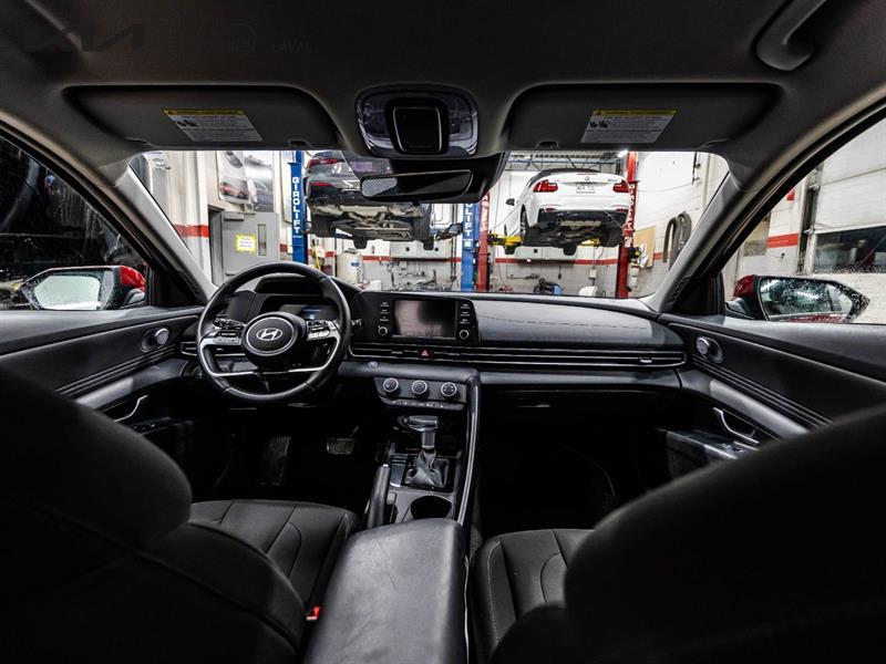 2025 Hyundai Elantra - Image 10