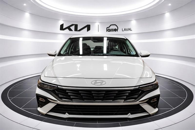 2025 Hyundai Elantra - Image 3
