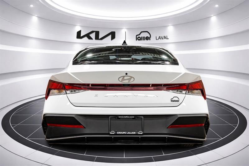 2025 Hyundai Elantra - Image 8